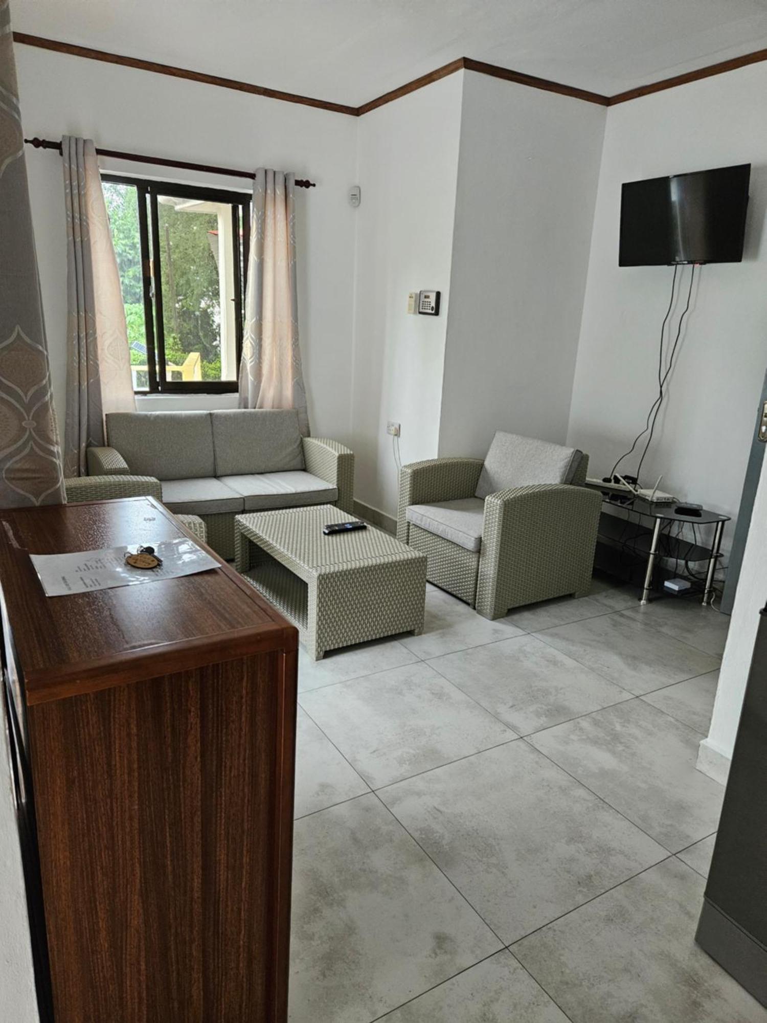 E&E Self Catering Otel Beau Vallon  Dış mekan fotoğraf