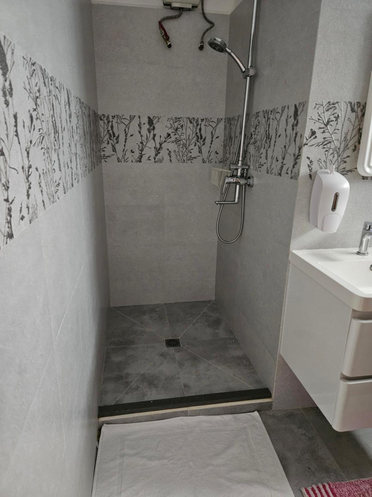 E&E Self Catering Otel Beau Vallon  Dış mekan fotoğraf