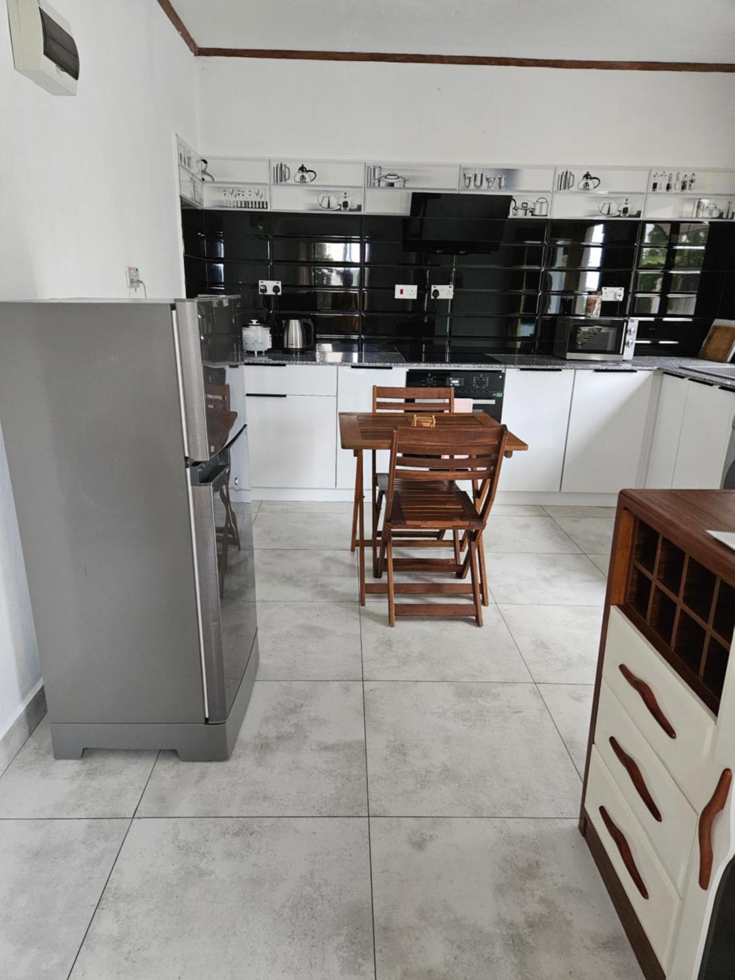 E&E Self Catering Otel Beau Vallon  Dış mekan fotoğraf