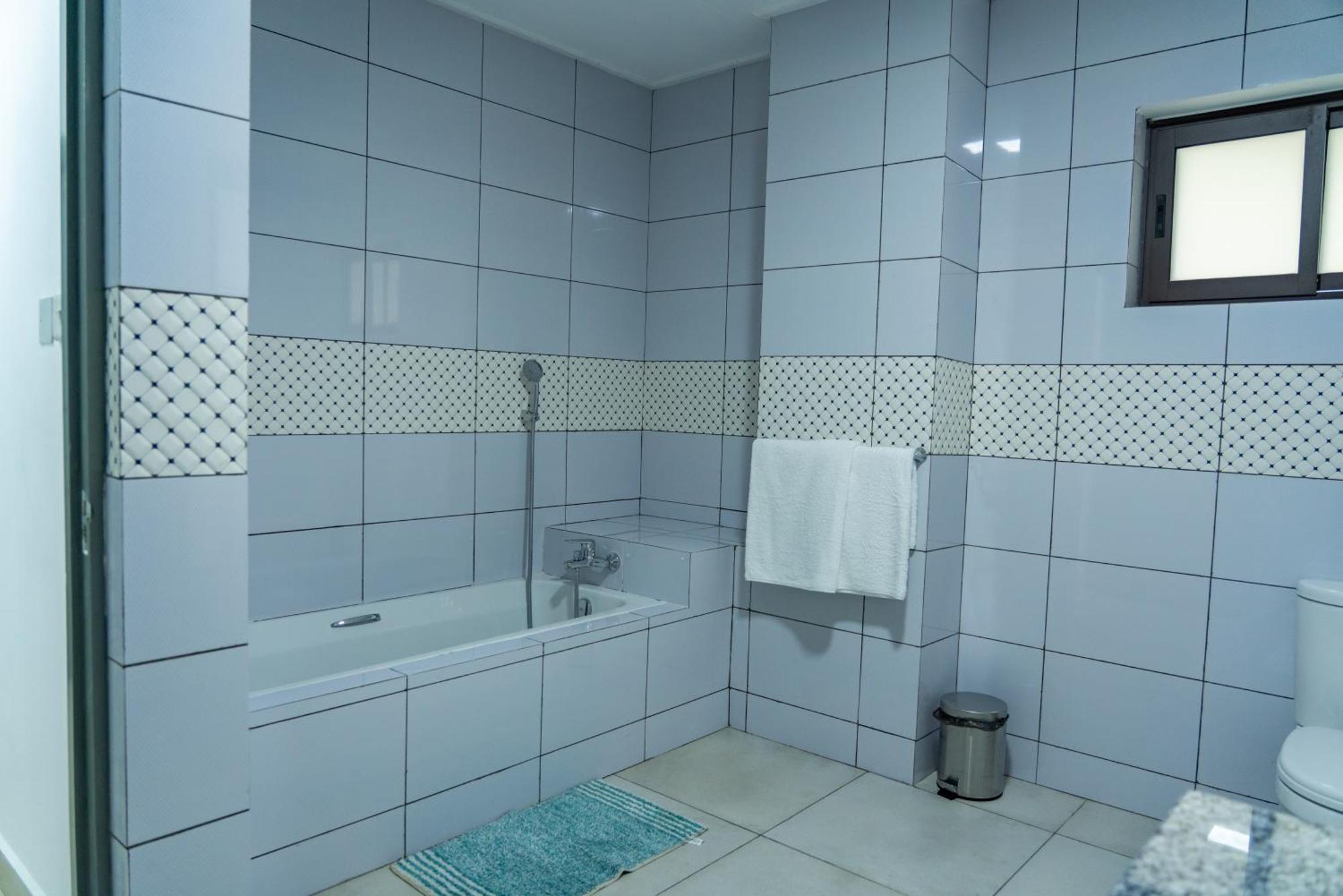 E&E Self Catering Otel Beau Vallon  Dış mekan fotoğraf